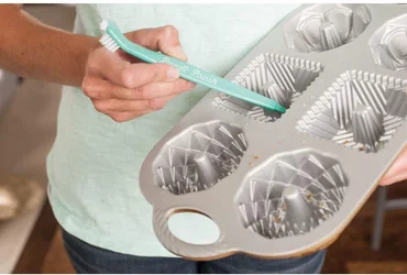 Nordic Ware Čistící náčiní na pečicí formy
