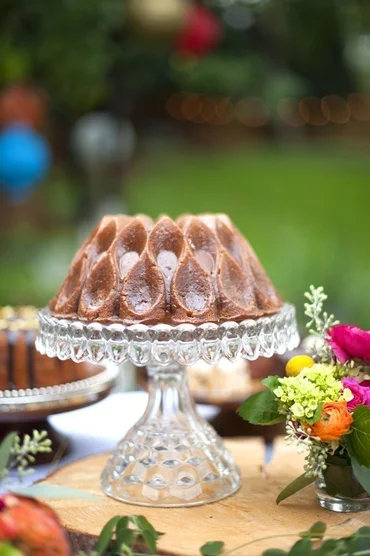 Nordic Ware Forma na bábovku Crown, zlatá, 2,3 l