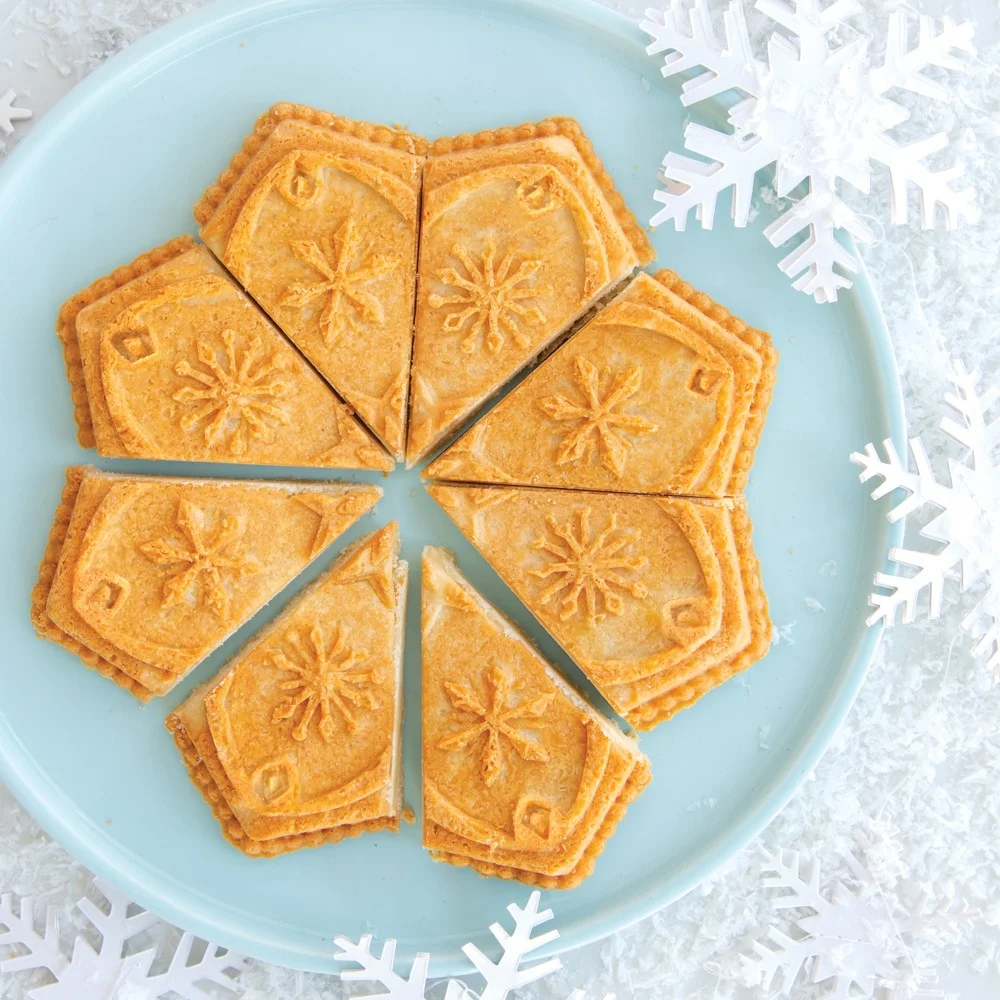 03042_Frozen_Snowflake Shortbread_Overhead_03