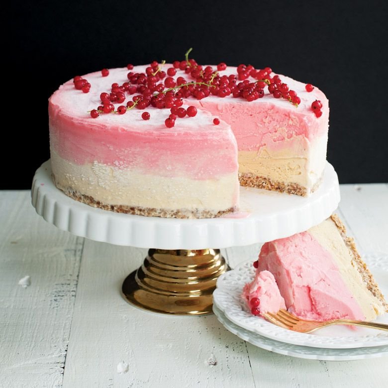 55722_pink_cheesecake_cut_780x780_06