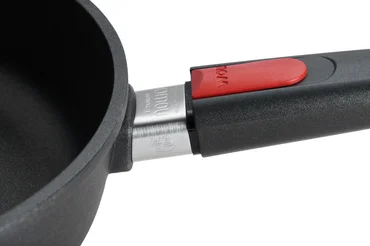 Woll Nowo Titanium pánev s odnímatelnou rukojetí, 28 cm