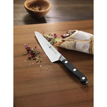 Zwilling Pro, Kuchařský nůž Compact se zoubkovanou čepelí, 14 cm