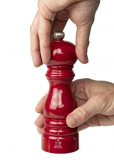 Peugeot Mlýnek na pepř ParisRama u´Select, 18 cm, vášnivě červená
