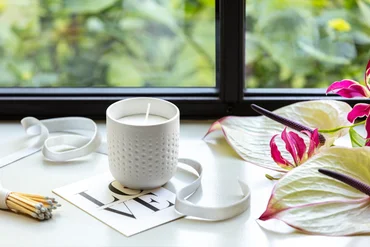 Villeroy & Boch Vonná svíčka Perle, Manufacture Collier blanc, s vůní Sparkle, 180 ml