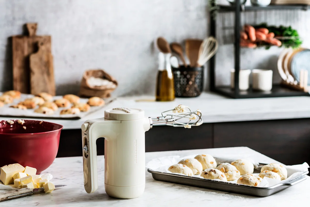 CORDLESS HANDMIXER SAVOURY SCONES-706