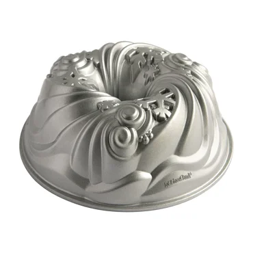 Nordic Ware Forma na bábovku Let it snow, stříbrná, 2,4 l