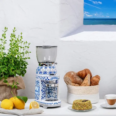 Smeg Dolce&Gabbana Mlýnek na kávu Blu Mediterraneo