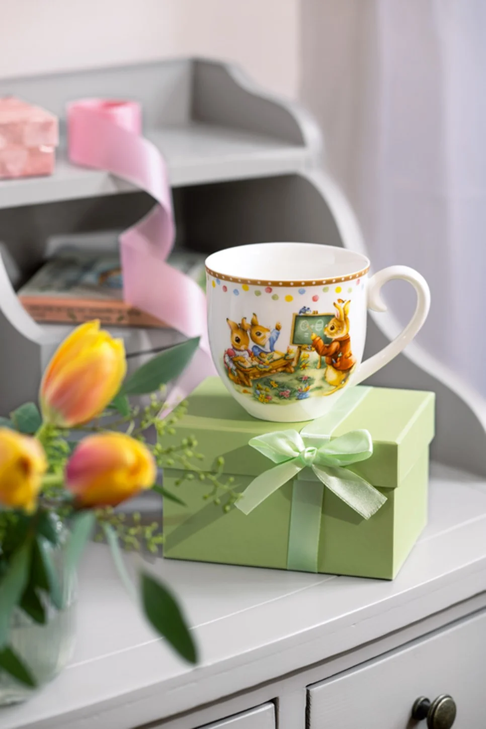 Hrnek Annual Easter Edition 2025, zajíčci Anna a Max, 390 ml