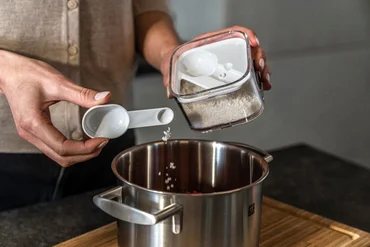 Zwilling Plastová vložka s odměrkou 4v1 Fresh & Save Cube, pro dózy velikosti S