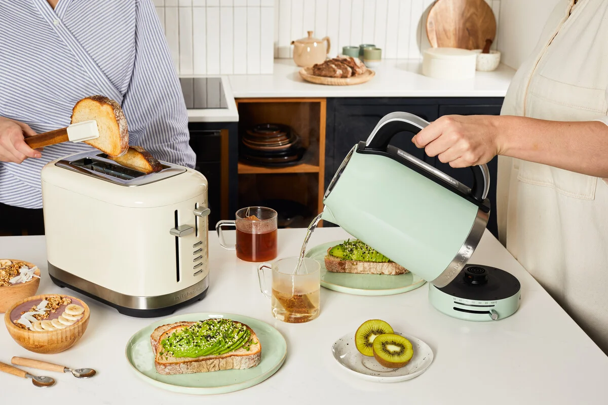 KETTLE AND TOASTER 2 HORIZONTAL
