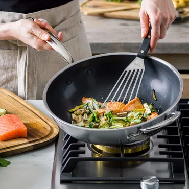 GreenPan Premiere nerezová wok pánev s keramickým povrchem, 30 cm