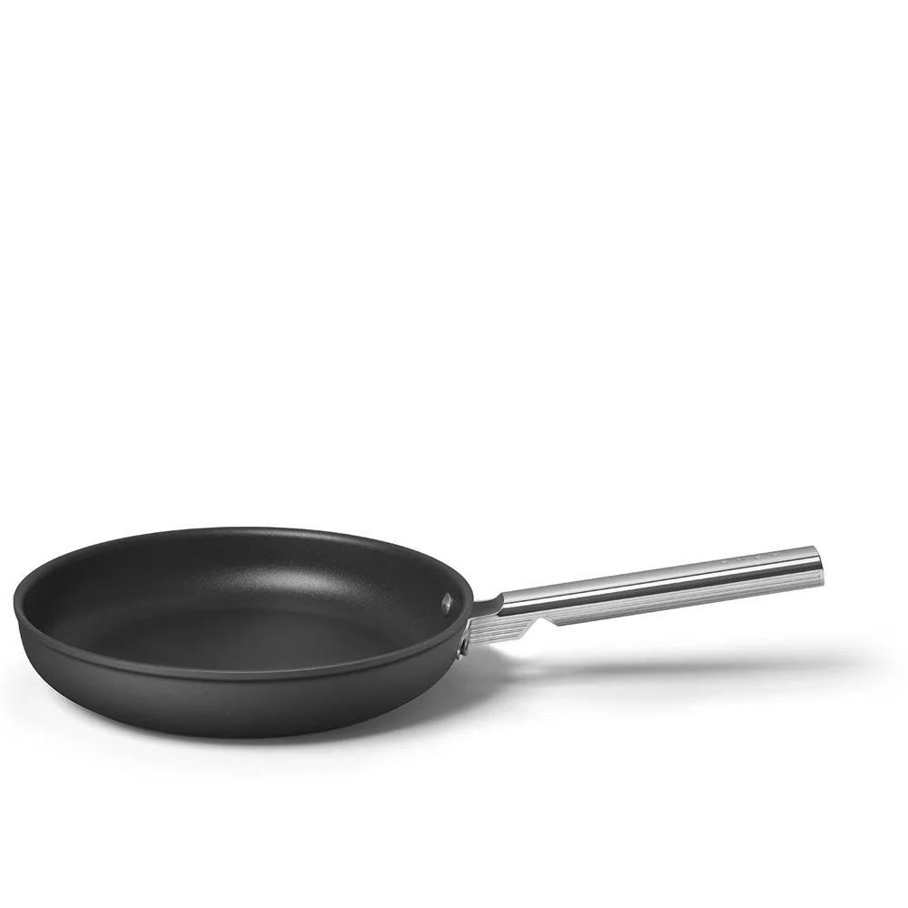 SMEG pánev na smažení s nepřilnavým povrchem, 28 cm, černá