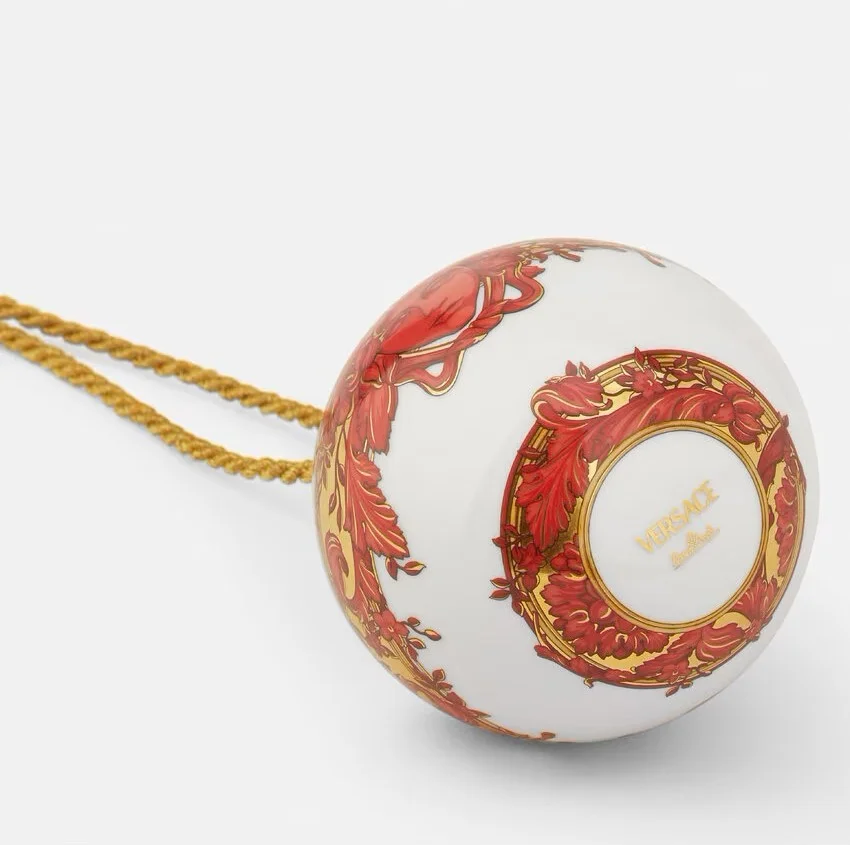 Medusa~Garland~Ball-Dcor-Versace-online-store_0_0