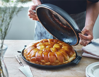 Tarte Tatin – francouzský obrácený koláč z domácího listového těsta