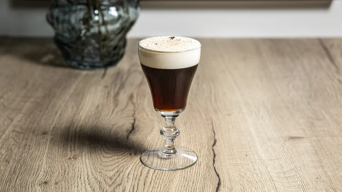 Irská káva podle nejlepšího českého barmana
