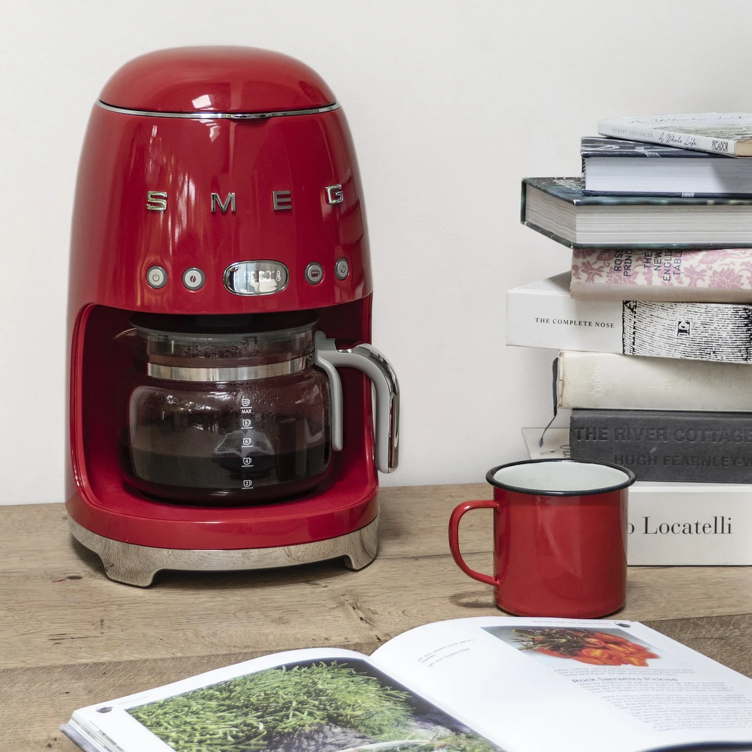 Smeg překapávač na kávu z kolekce 50´s Retro Style