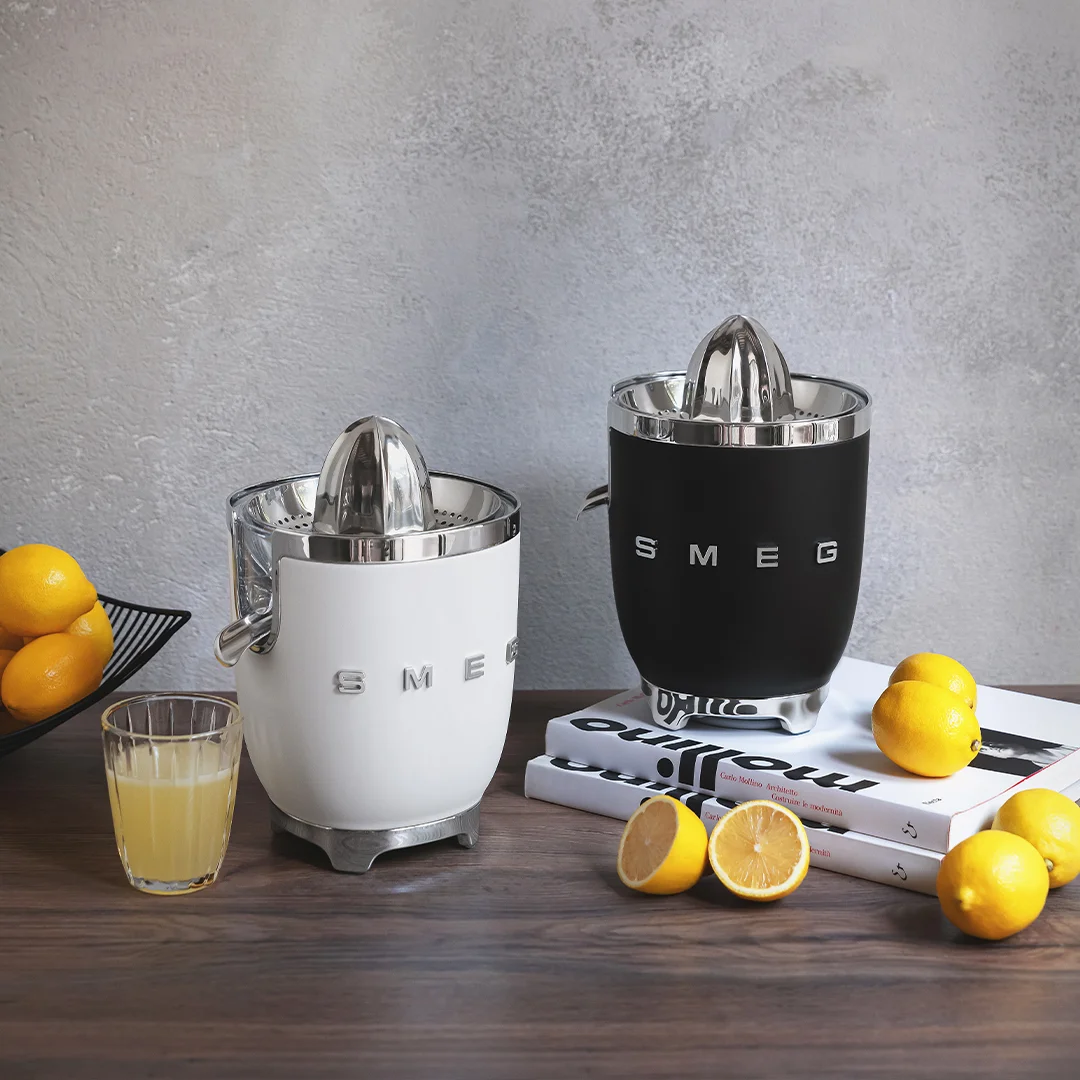 Lisy na citrusy / odšťavňovač Smeg 50´s Retro style 