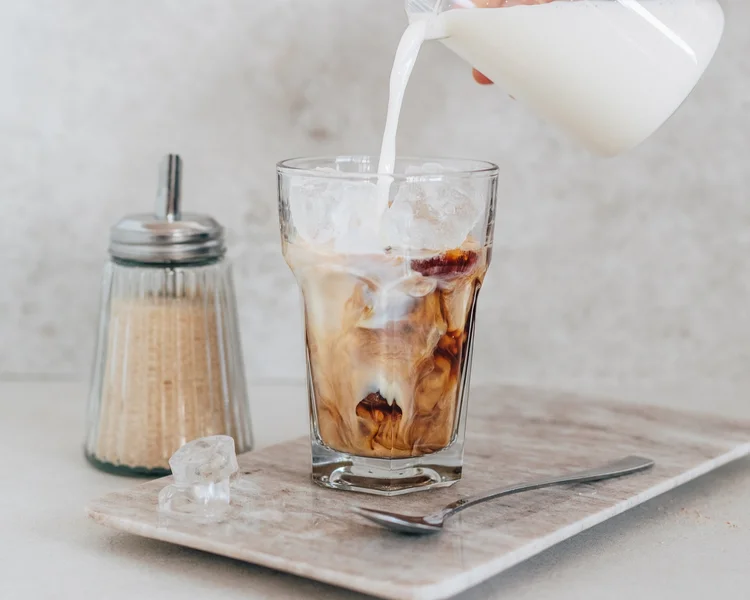 Třikrát jinak! Máme pro vás recepty na tři kávové drinky pro perfektní letní osvěžení