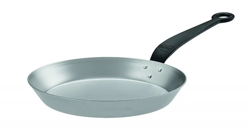 Železná pánev s litinovou rukojetí 24cm