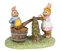 Bunny Tales veľkonočná dekorácia, zajačiky farbia vajíčko