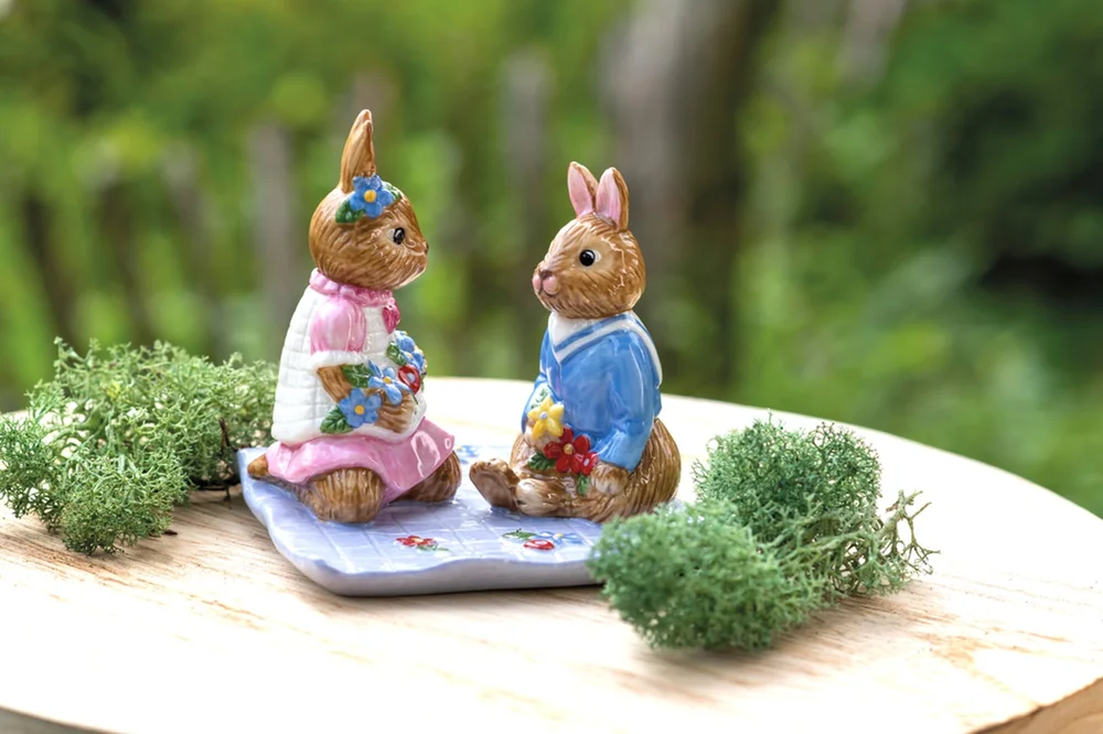 Bunny Tales veľkonočná dekorácia, zajačiky na pikniku