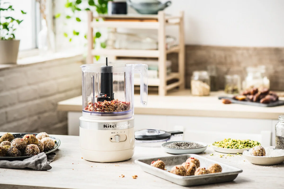 CORDLESS CHOPPER BLISS BALLS-816