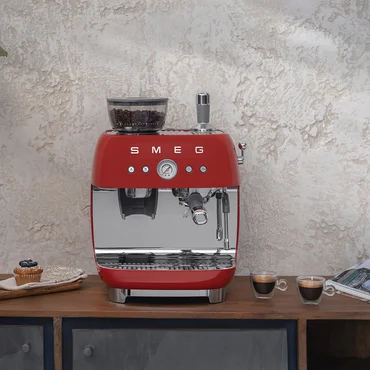 Smeg Pákový kávovar s mlynčekom EGF03, 50's Retro Style