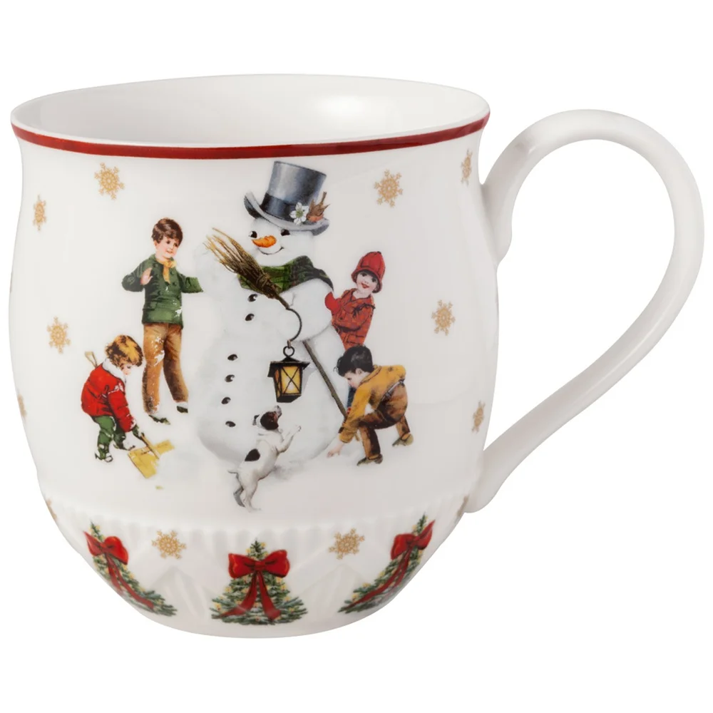 Vianočný porcelánový hrnček Toy's Fantasy, Stavanie snehuliaka, 0,45 l