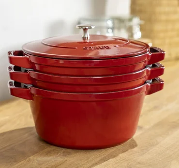 Staub Sada 3v1: liatinový hrniec, kastról a panvica s pokrievkou, Ø 24 cm, červená