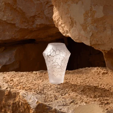 Lalique Krištáľová váza Caldera M, kolekcia Terramineral, jantárová