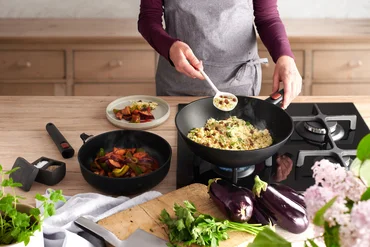 Woll Nepřilnavá wok pánev Eco Lite QXR s odnímatelnou rukojetí, Ø 30 cm