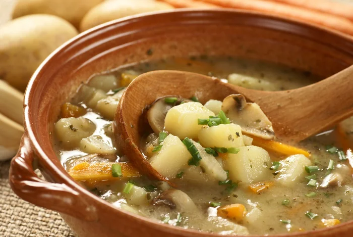 Krémová zemiaková polievka s hubami