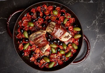 Zapečená treska s paradajkami a olivami podľa Zdeňka Pohlreicha