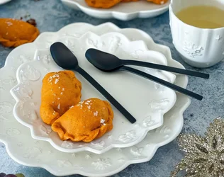 Empanandy s nivou a pekanovými orieškami